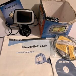 Garmin StreetPilot c330 GPS Navigator, Portable, 3.5-Inch touchscreen bundle